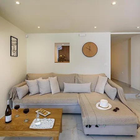 Nicolas Urban Luxury Living * Суда